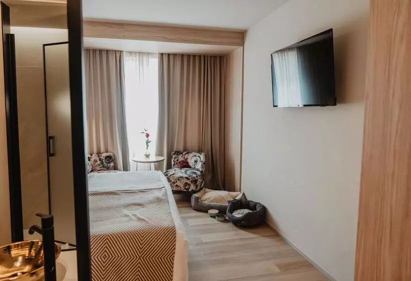 Nivia Born Boutique Hotel