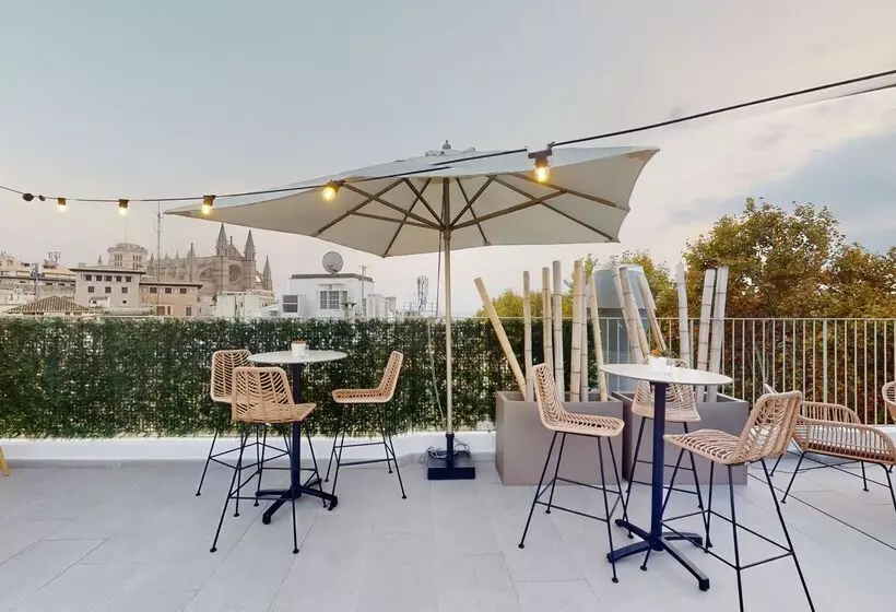 Nivia Born Boutique Hotel