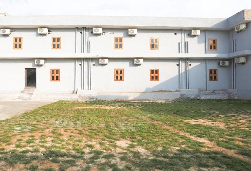 Otel Oyo 73731  Mayur