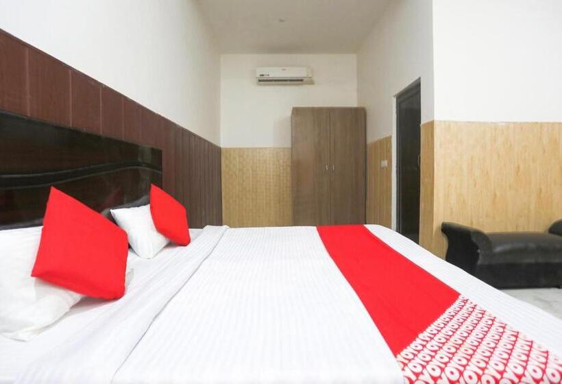 Otel Oyo 73731  Mayur