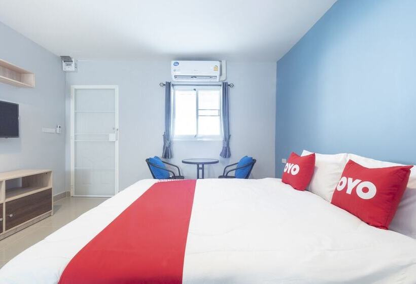 בית מלון כפרי Oyo 75383 Danthip Place