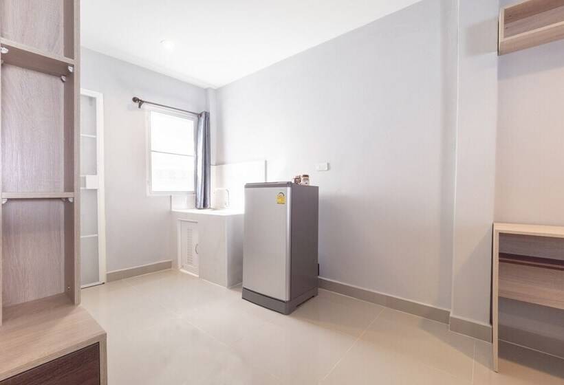 בית מלון כפרי Oyo 75383 Danthip Place