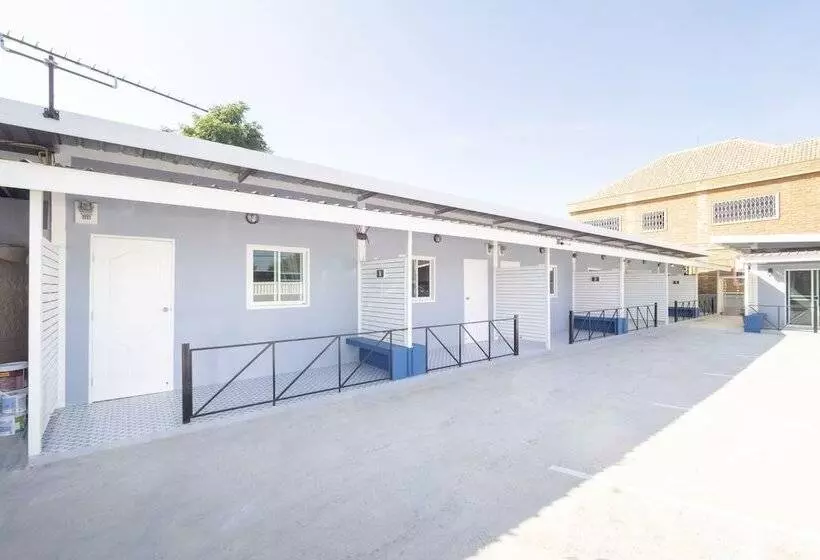 Hotelli Oyo 75383 Danthip Place