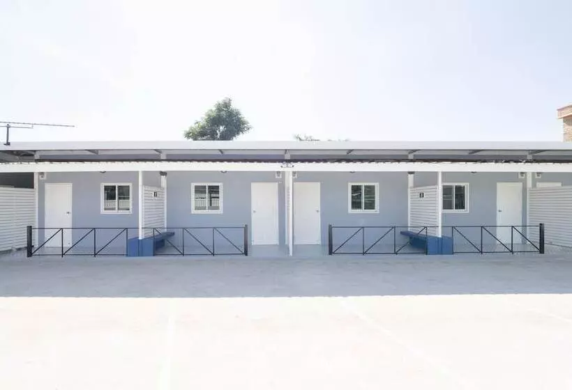 Hotelli Oyo 75383 Danthip Place