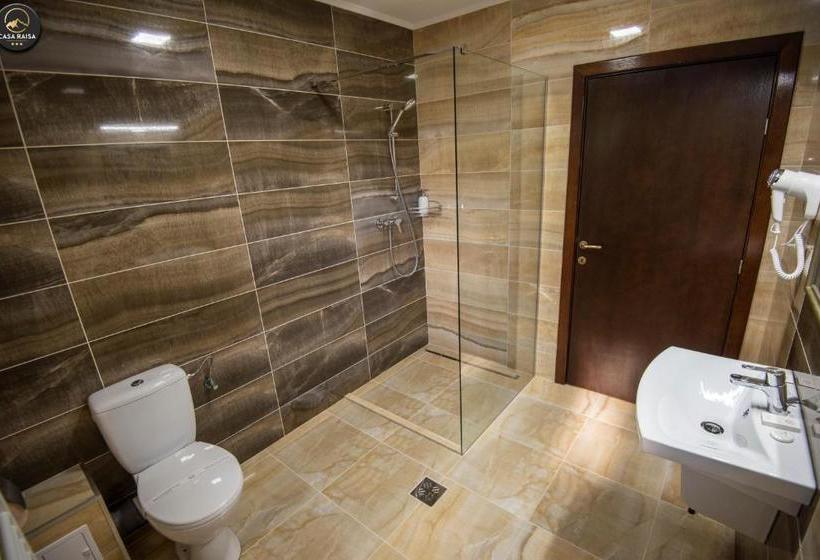 بنسيون Casa Raisa