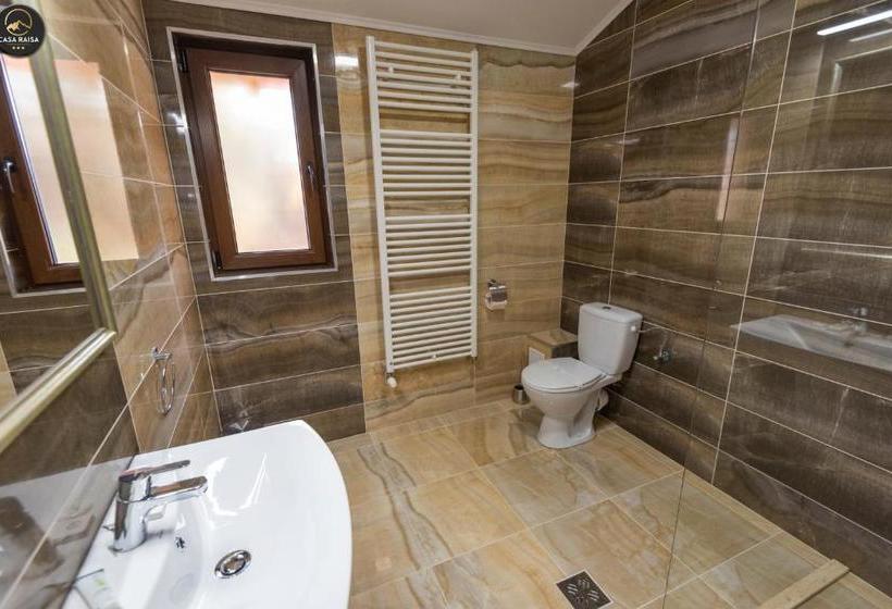 بنسيون Casa Raisa