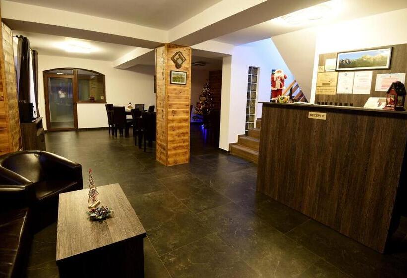 بنسيون Casa Raisa