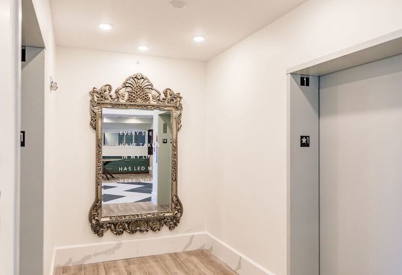 Kompose Boutique Hotel Sarasota