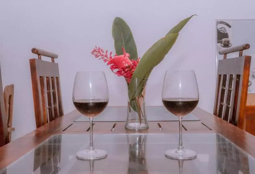 ホテル Paradise Bungalow