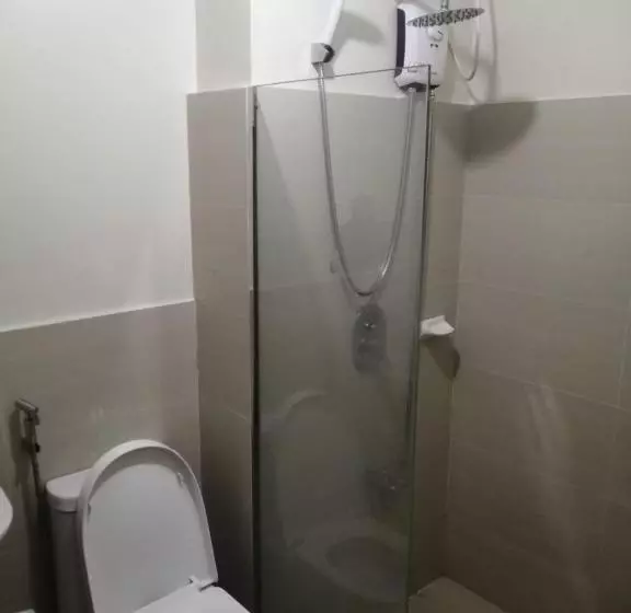 Hotelli Reddoorz Premium @ Paseo Verde Las Pinas
