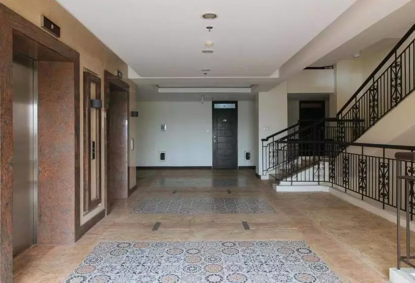 Hotelli Reddoorz Premium @ Paseo Verde Las Pinas