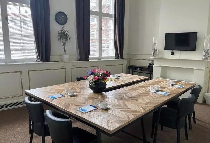 ホテル The Velvet Lodge