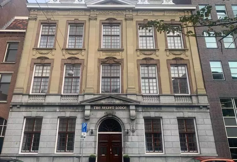 ホテル The Velvet Lodge