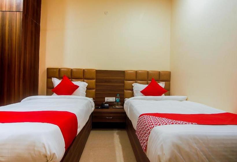 호텔 Oyo 24779 Royal Avenue