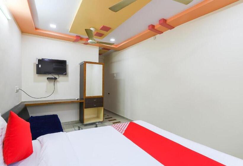 هتل Oyo 60599 Kabir Residency