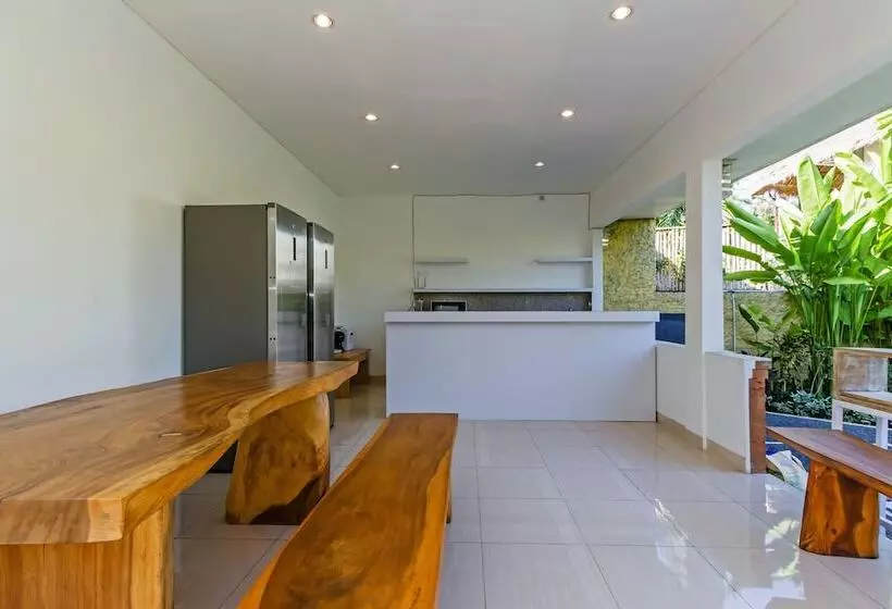ペンション Keramahan Townhouse Bali