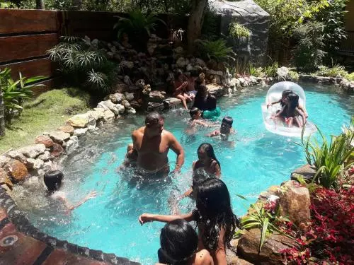 پانسیون Manusath Holiday Inn