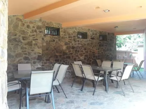 پانسیون Manusath Holiday Inn