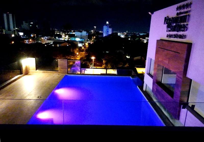 Premium Suites Deluxe Aparthotel Equipetrol