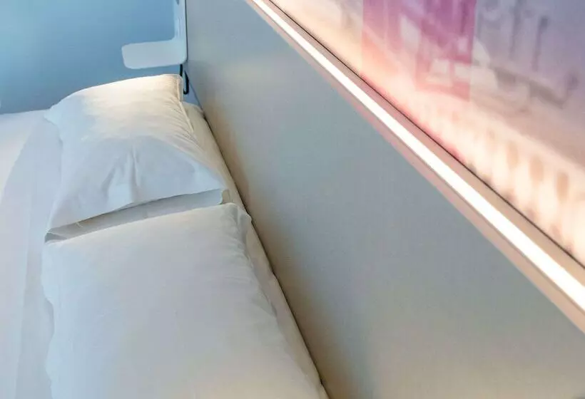 Brit Hotel Nantes Vigneux   L Atlantel