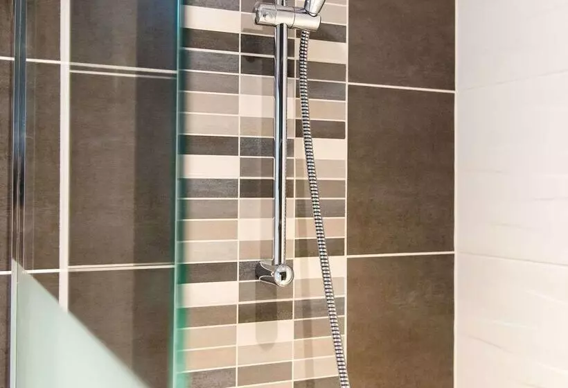 Brit Hotel Nantes Vigneux   L Atlantel