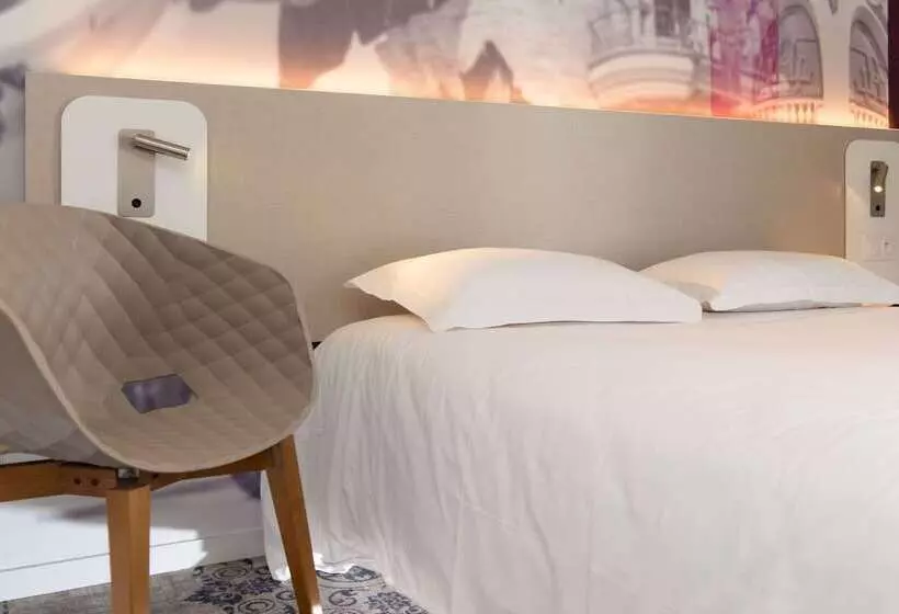 Brit Hotel Nantes Vigneux   L Atlantel