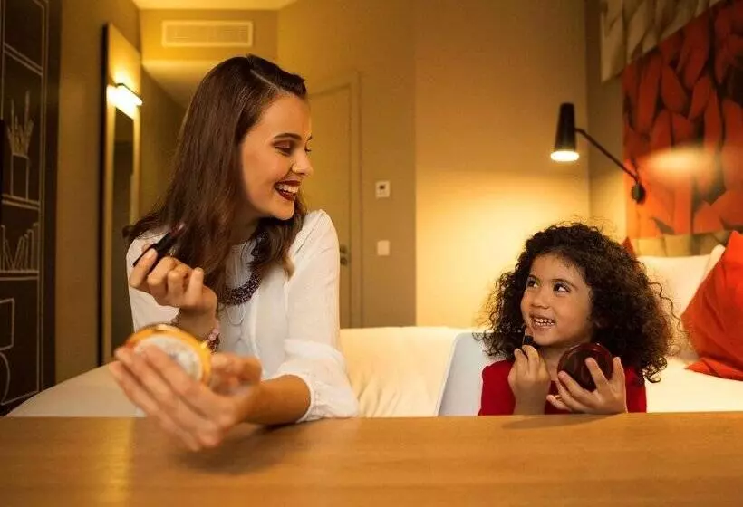 酒店 Ibis Casa Voyageurs