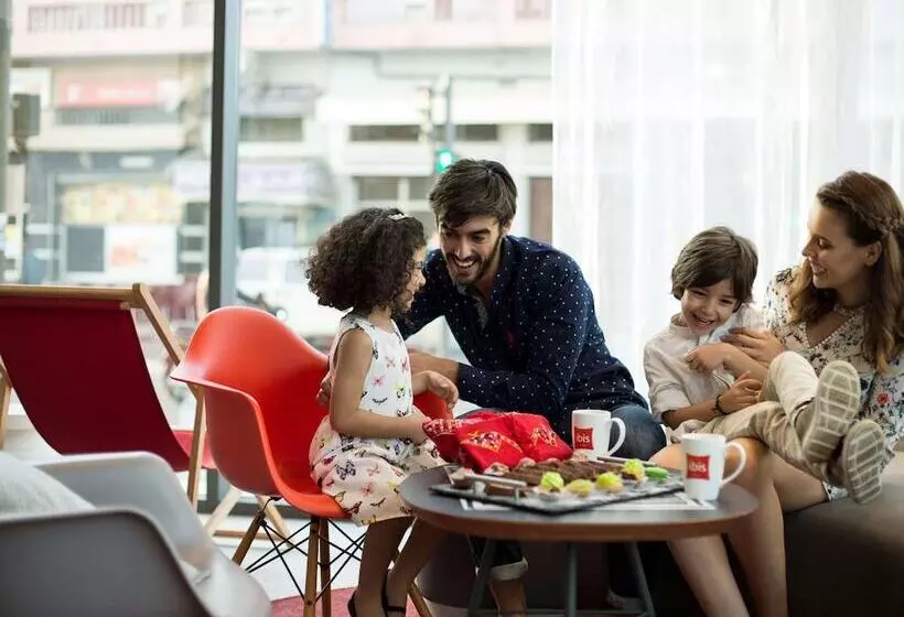 酒店 Ibis Casa Voyageurs