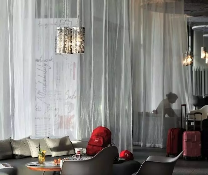 酒店 Ibis Casa Voyageurs