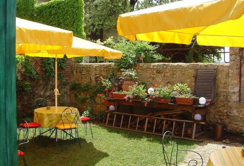 호텔 Logis Hôtel Le Boudoir