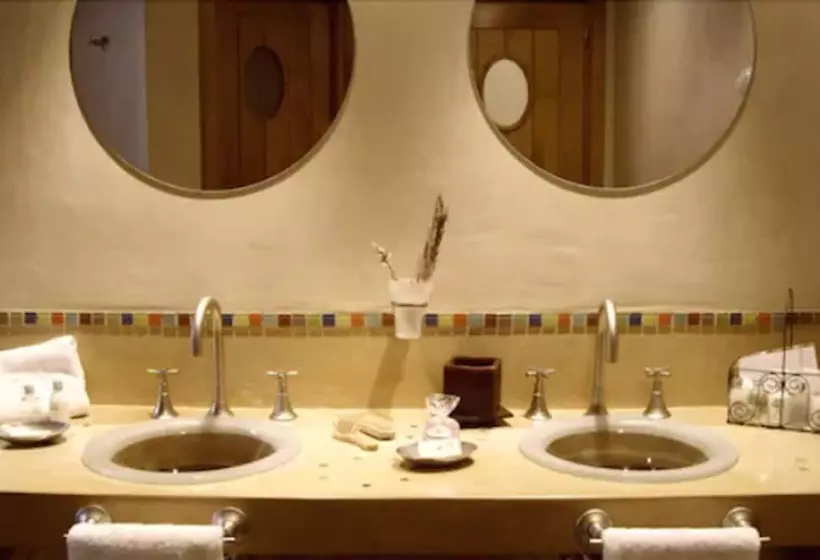 فندق Lirolay Suites   Apart