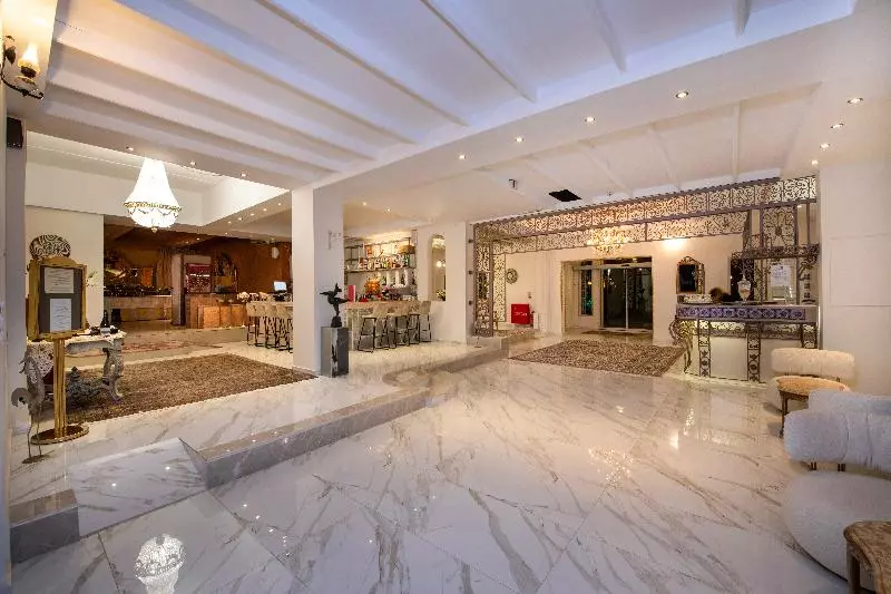 فندق Orpheas Resort