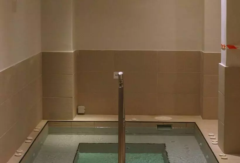 Отель Pearl Beach