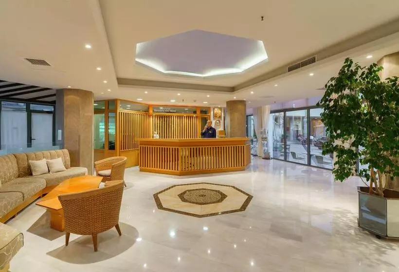 Отель Pearl Beach