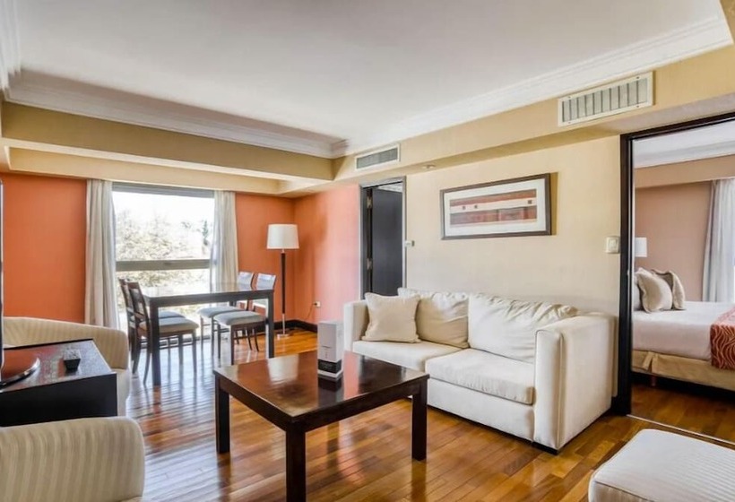 فندق Premium Tower Suites