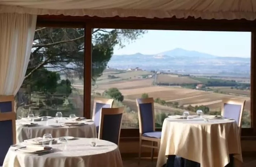 هتل Relais Villa Petrischio