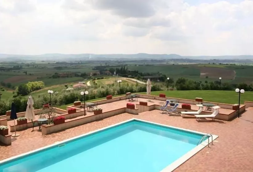 هتل Relais Villa Petrischio
