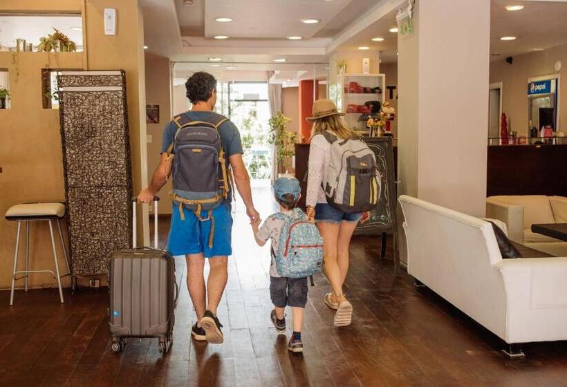 هتل Tangoinn Club