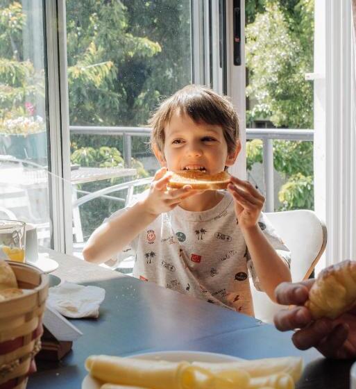 هتل Tangoinn Club