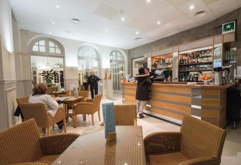 בית מלון כפרי Vacances Bleues Royal Westminster