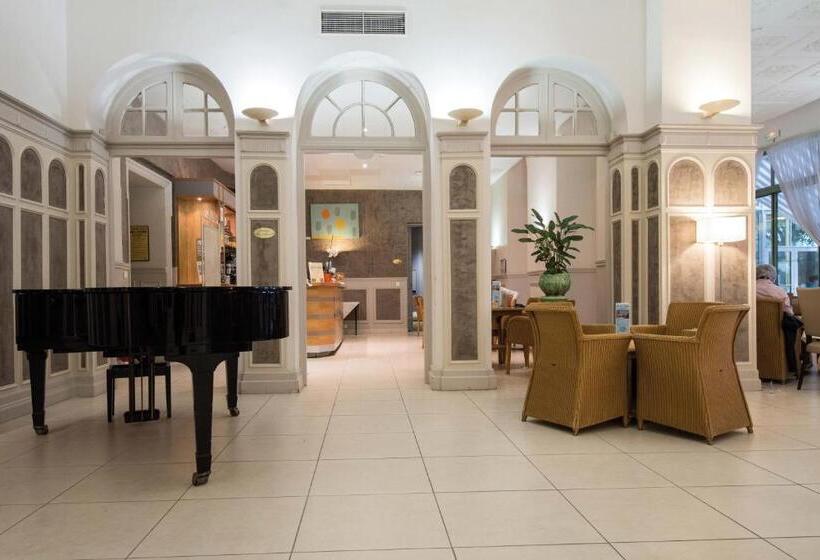 בית מלון כפרי Vacances Bleues Royal Westminster