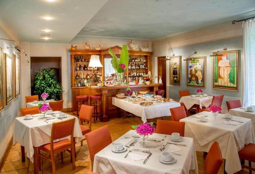 ホテル Verdeborgo