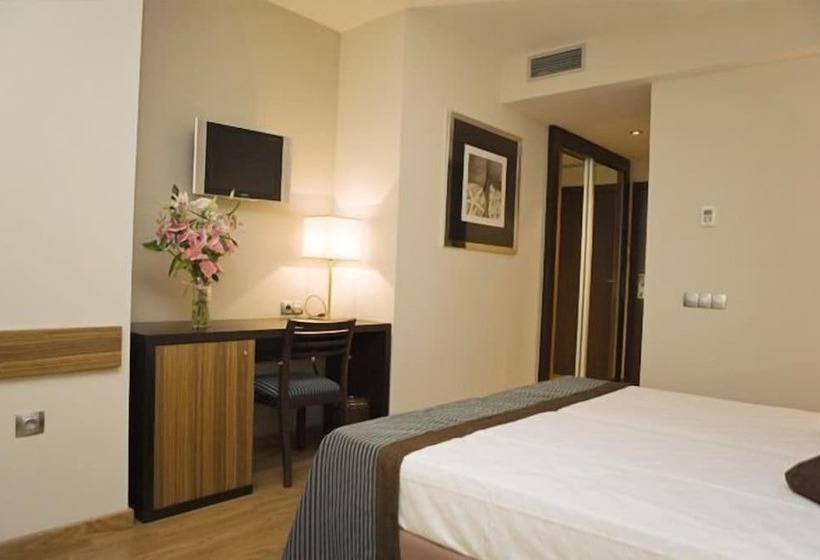 Y Apartamentos Conilsol