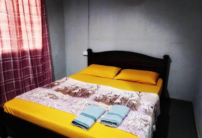 فندق Kampung Guest House   Hostel