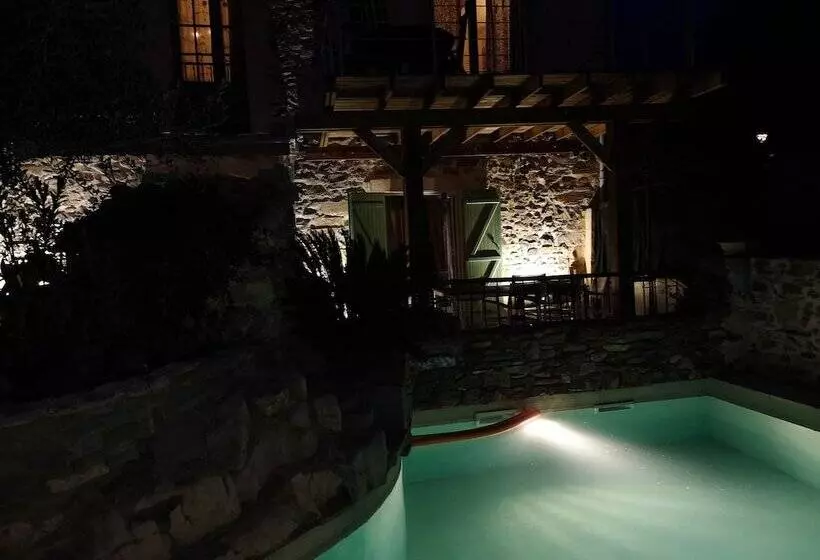 Hotelli L Ours Des Corbières   Chambres D Hôtes