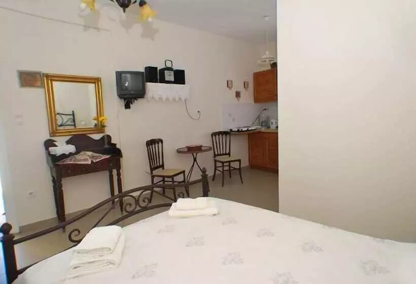 ホテル Pension Moschoula