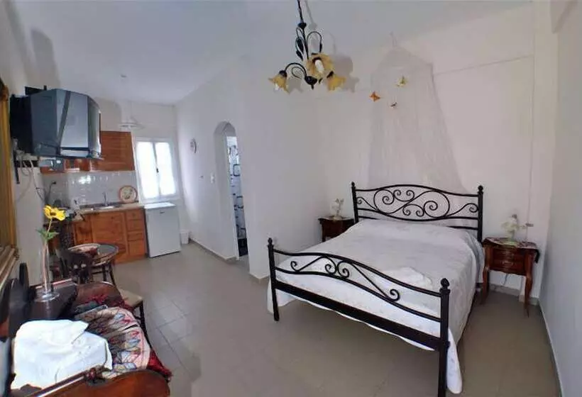 ホテル Pension Moschoula