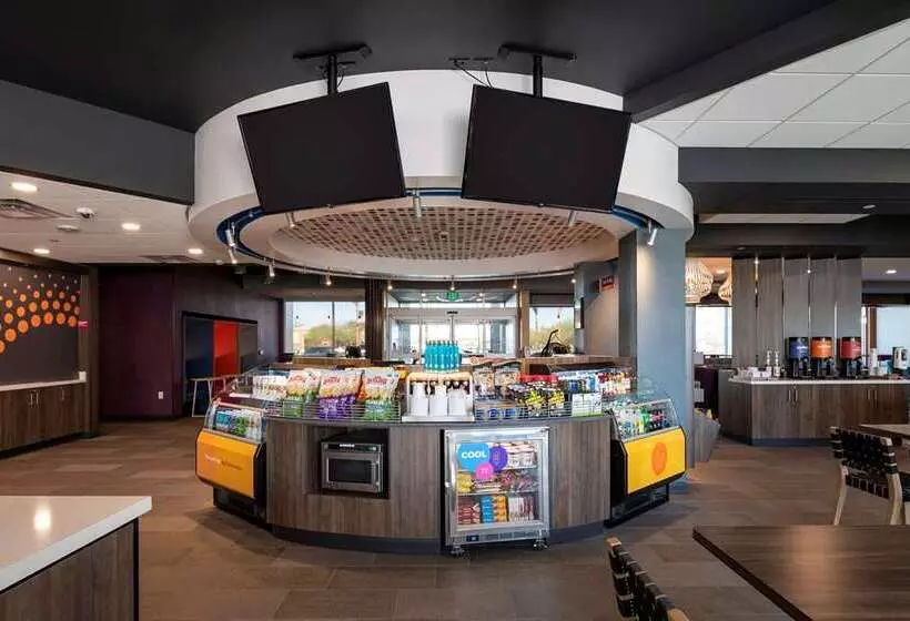 هتل Tru By Hilton Phoenix Glendale Westgate, Az