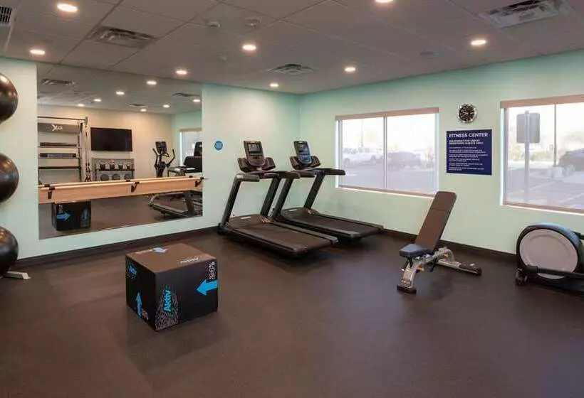 هتل Tru By Hilton Phoenix Glendale Westgate, Az