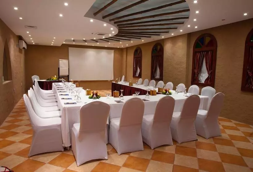 هتل Al Liwan Suites